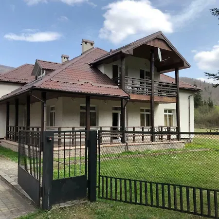 Hotel Zviazkivec *